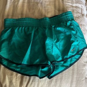 Nike Dri Fit shorts sz M short inseam